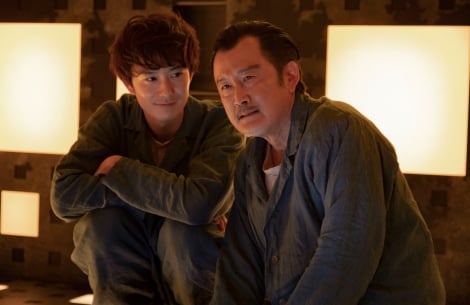 映画『CUBE 一度入ったら最後』謎の立方体に閉じ込められた人たちの場面写真解禁