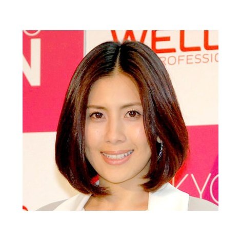 長谷川理恵「本当に47歳!?」黄色ビキニ姿に称賛の嵐「スタイル抜群」「綺麗すぎる」