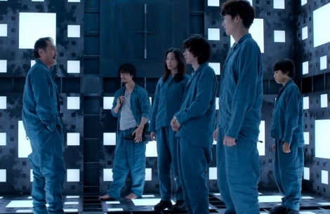 映画『CUBE 一度入ったら最後』謎の立方体に閉じ込められた人たちの場面写真解禁