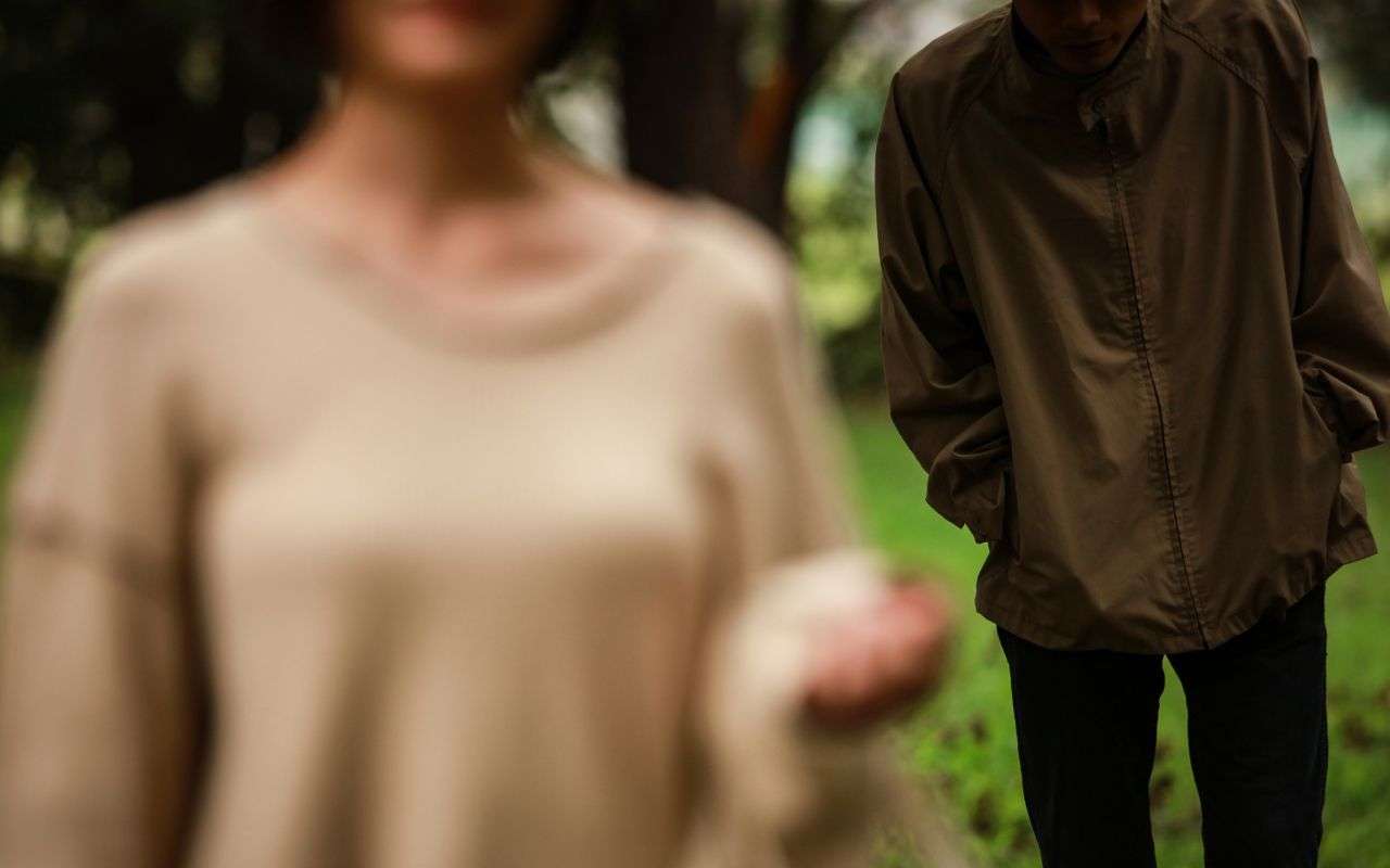 「有給取って、近くまで来ました」とLINEが…職場でストーカー被害に遭った女性が語る“怖すぎる顛末” | 夏に読みたい「怖い話」 | 文春オンライン