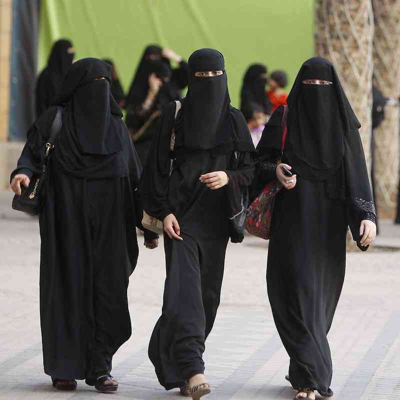 インドネシア陸軍が女性新兵の「純潔検査」廃止示唆 WHOも人権侵害と批判