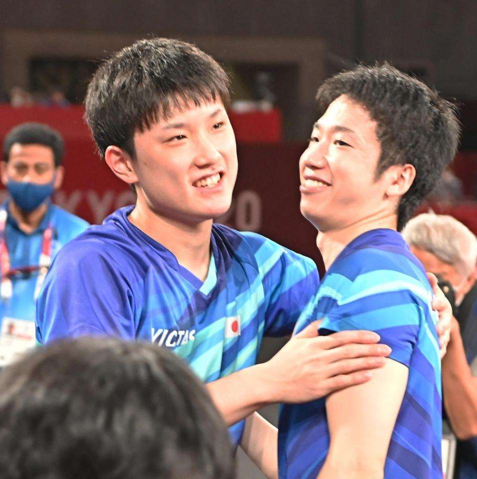 張本「準備はしてました」勝利の瞬間に水谷に抱きつき腰をポンポン　ネットも反響（デイリースポーツ） - Yahoo!ニュース