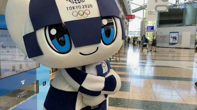 ミライトワ、東京五輪の取材拠点訪問 記念撮影とごあいさつ（AFPBB News） - Yahoo!ニュース