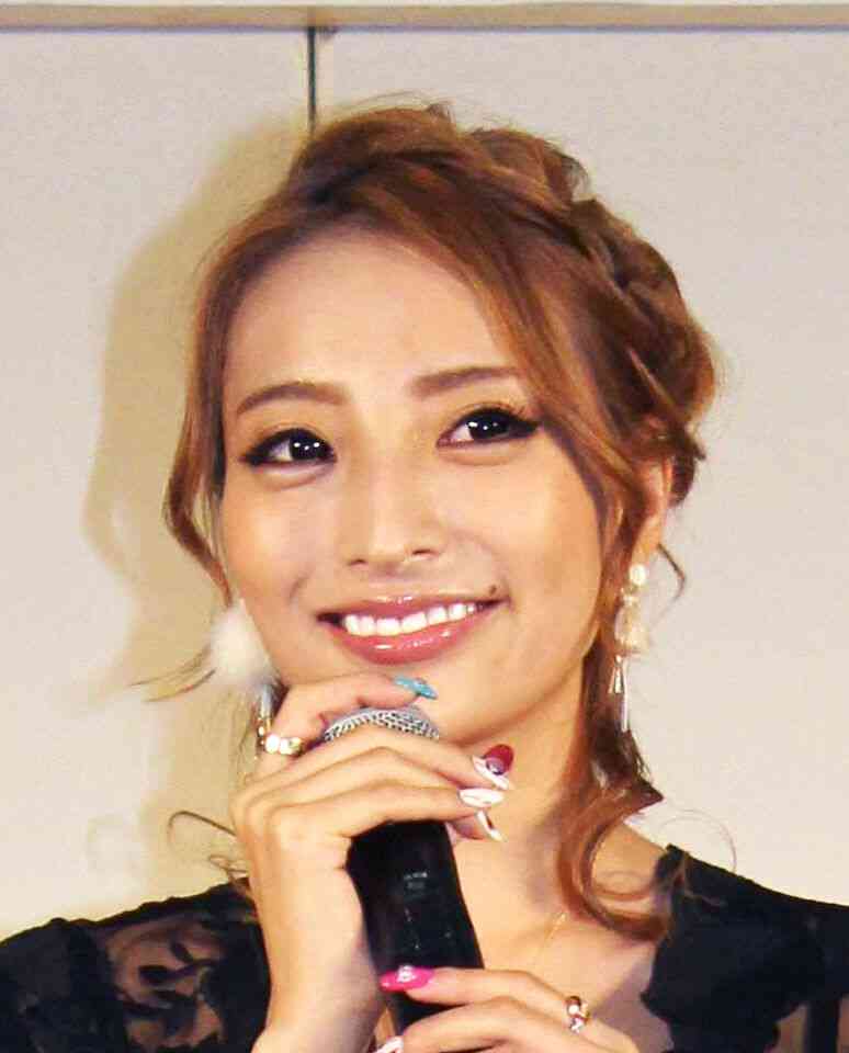 加藤紗里、大胆水着でジェットスキー楽しむ姿披露「こう見えて一応一級船舶持ってるよ」（スポーツ報知） - Yahoo!ニュース