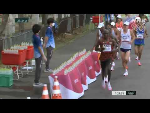 給水妨害？！　滑る？故意？　オリンピック　マラソン　#olympic　　#watersupply - YouTube