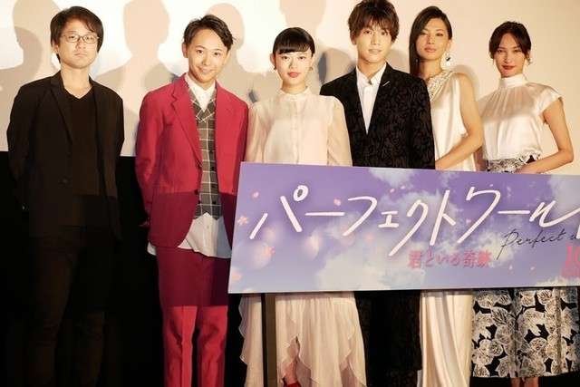 女優の舞台挨拶衣装を貼るトピPart5