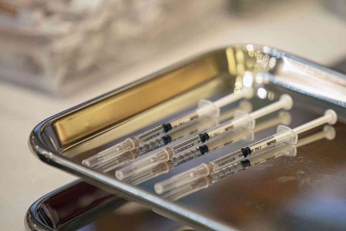 コロナ感染の方が血栓症リスクはるかに高い、ワクチン接種よりも - Bloomberg