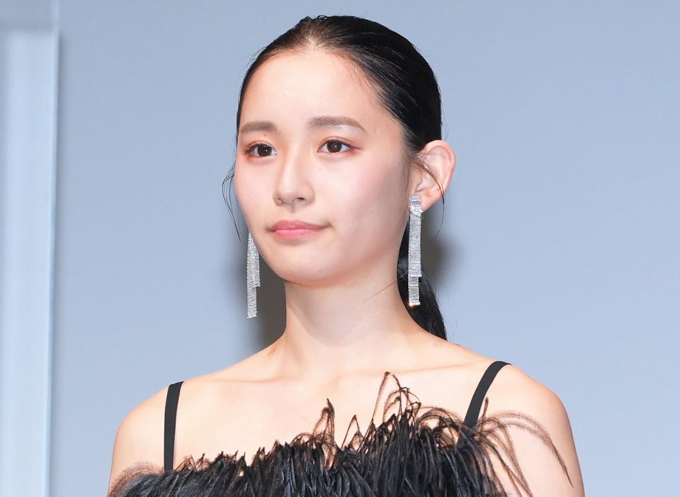 浅川梨奈　新型コロナ感染　全公演中止の音楽劇のキャスト　1回陰性後に発熱