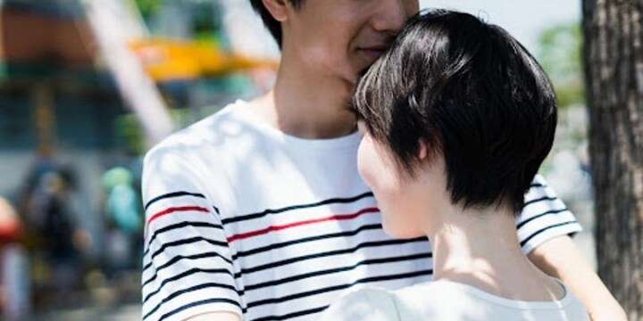 道端で抱き合いキスをしていたのは妻だった...キスだけだと慰謝料は認められない？