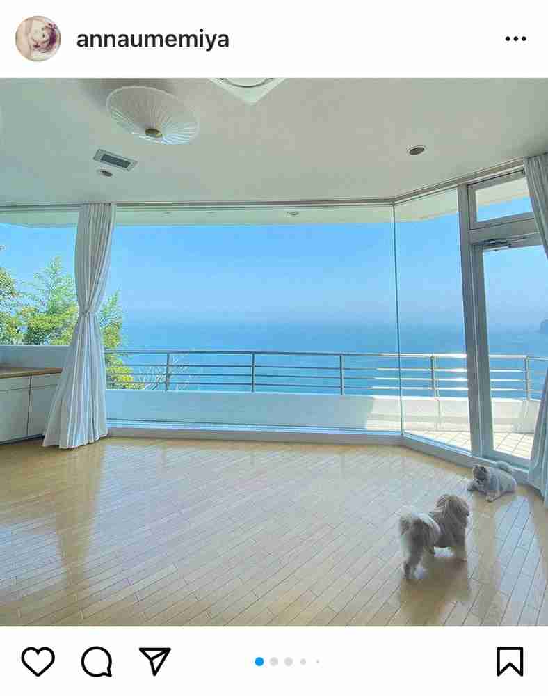 梅宮アンナ「真鶴の家」オーシャンビューの絶景リビング公開 ファンため息「リゾートホテルのよう」