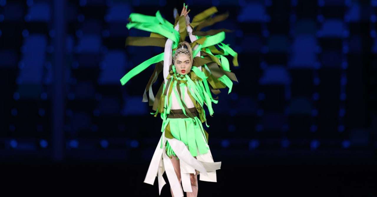 東京オリンピック閉会式でアオイヤマダがダンス披露、衣装は飯嶋久美子が制作