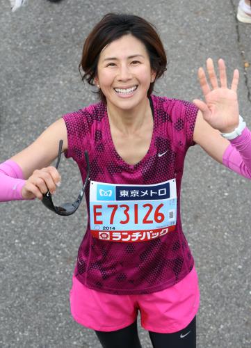 長谷川理恵「本当に47歳!?」黄色ビキニ姿に称賛の嵐「スタイル抜群」「綺麗すぎる」