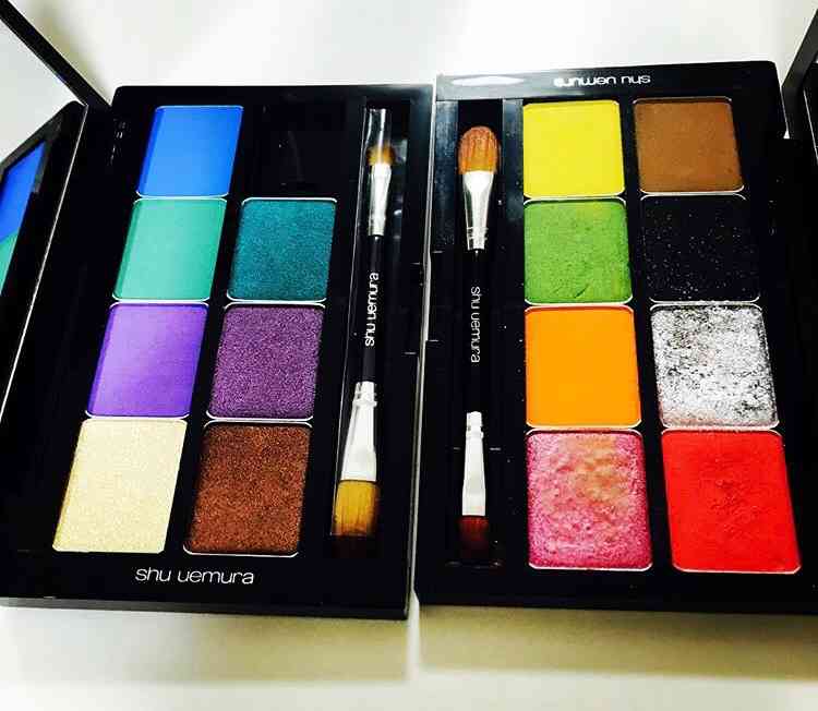 カラフルなアイメイクが見たい！