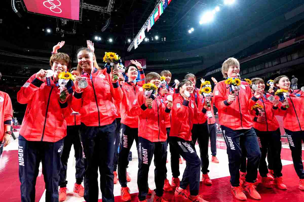 史上初銀メダルの女子バスケ「金並みの価値」報奨金１人３００万円から１・５倍も : スポーツ報知