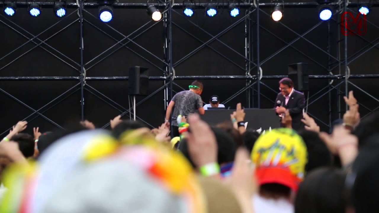 FRESH AIR 2013 @ 栄 久屋広場 MC 4-chez & 大村秀章愛知県知事 - YouTube