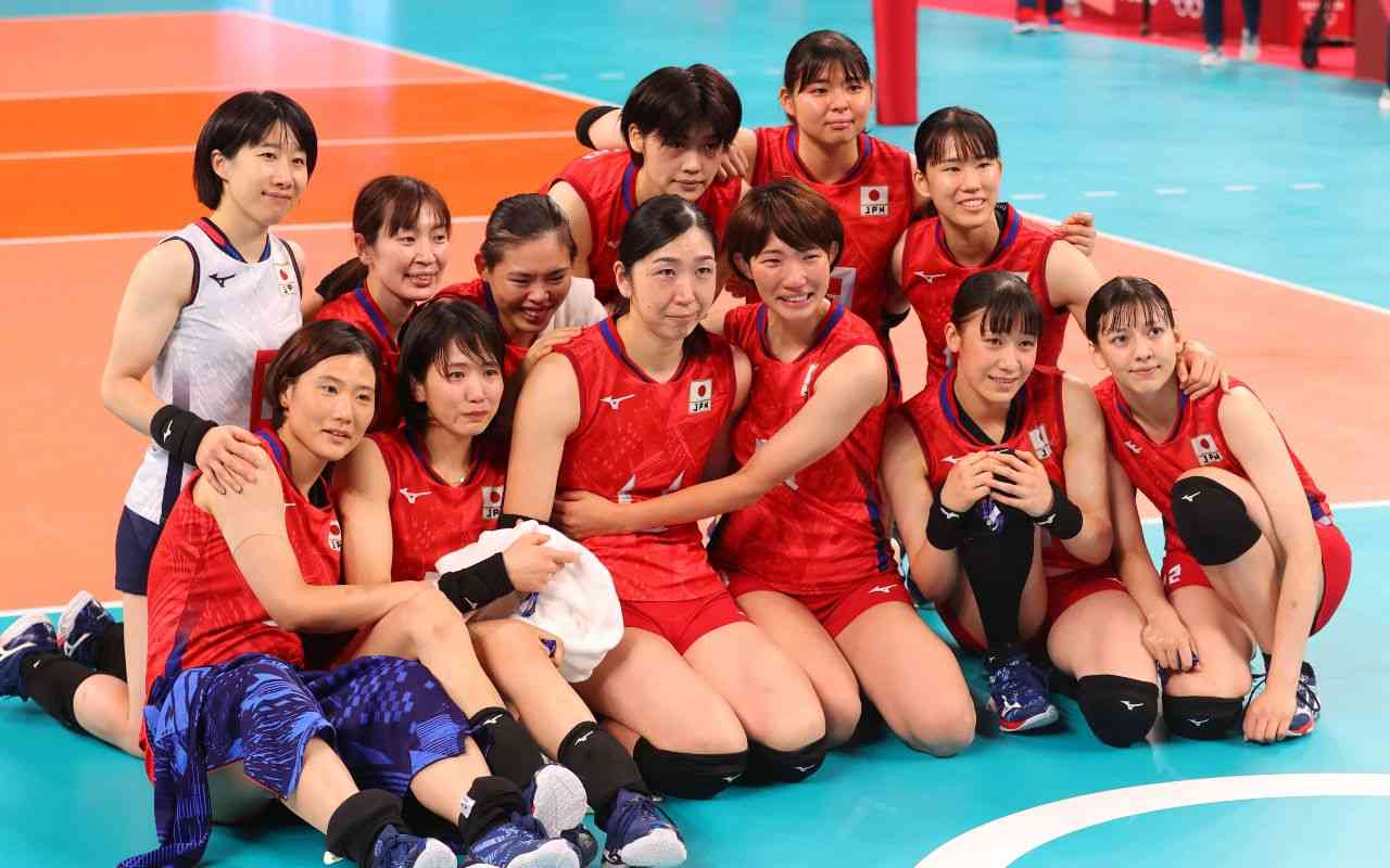 《引退》37歳荒木絵里香「娘はいかないでと大泣き、玄関先にはバリケードが…」 “子育てとの両立”を支えた女子バレー中田久美監督の“言葉”