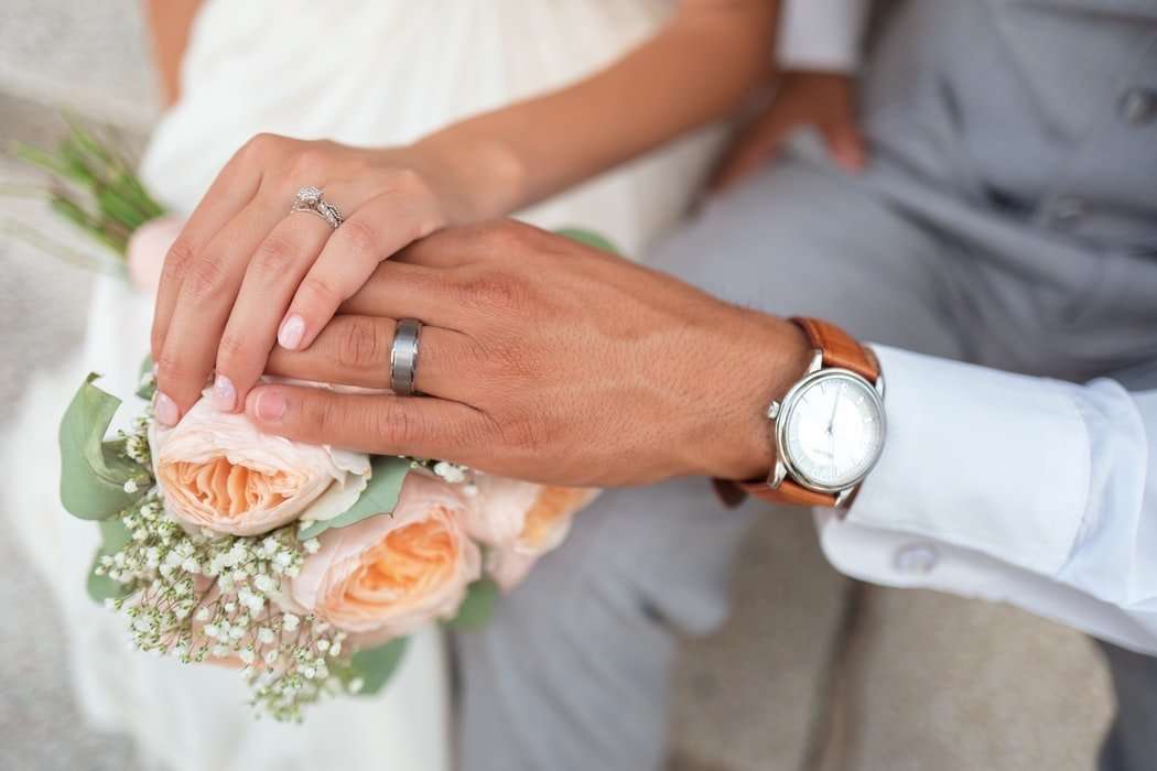 「入籍しました」と伝えるのは間違い？結婚・入籍の違いを解説 - festaria journal