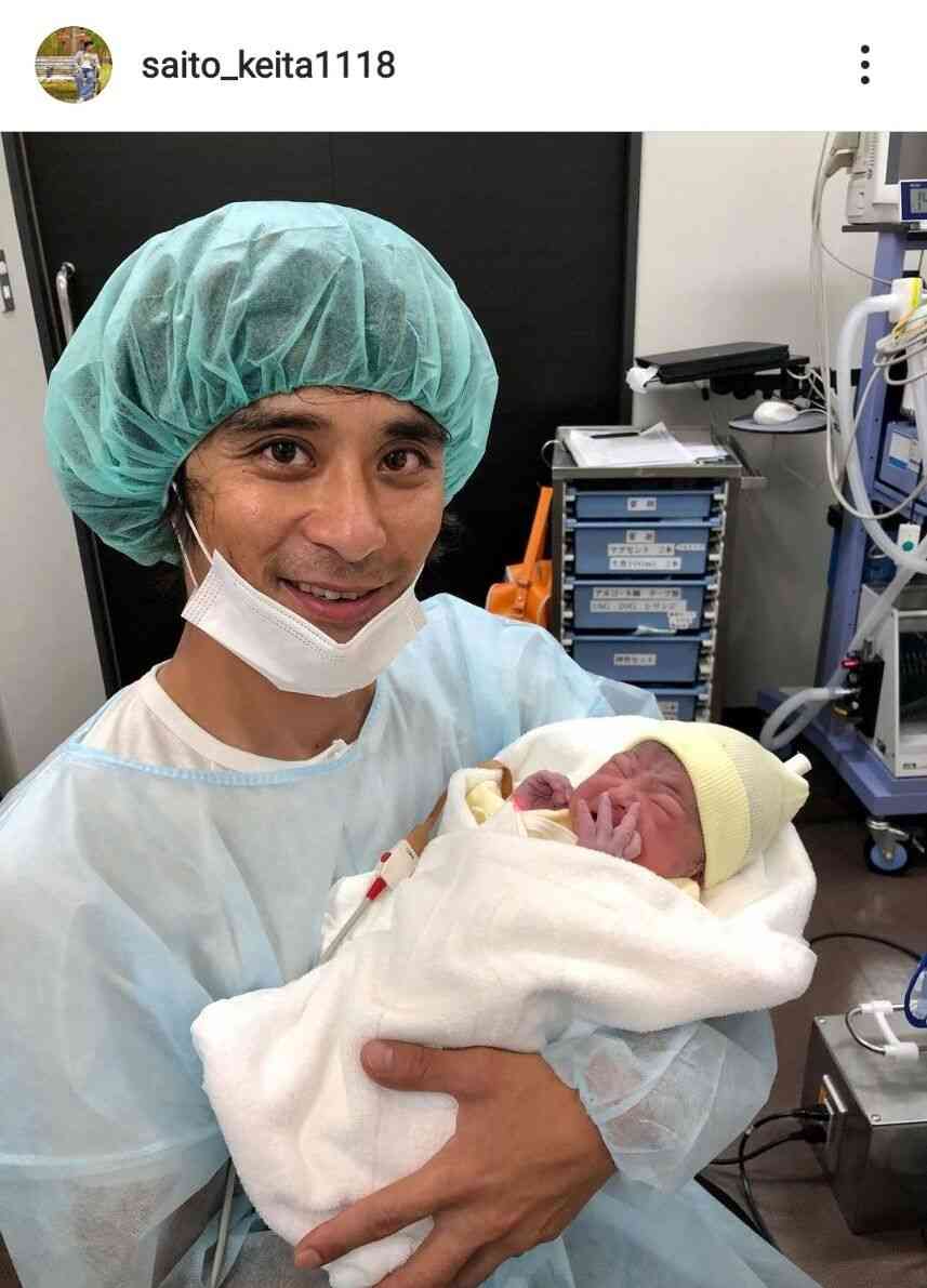 斉藤慶太、第1子長女の誕生を発表「経験したことのない感動」…双子俳優、「キッズ・ウォー」などで活躍