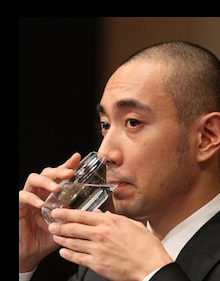 「朝鮮飲み」の政治家・有名人・芸能人11人！見分け説やデマ説も紹介