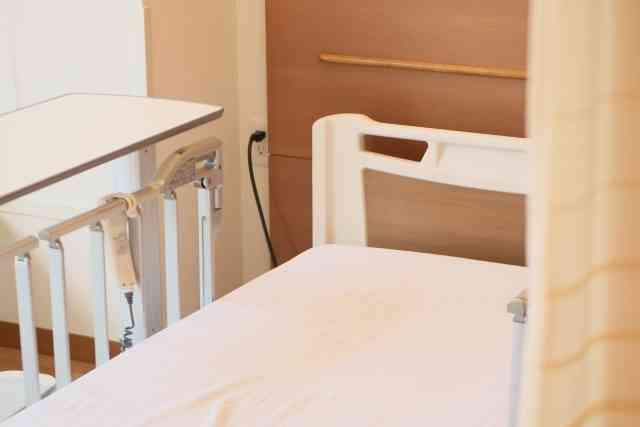 沖縄、自宅療養者に酸素吸入器　病床ひっ迫「今までの医療受けられない」（琉球新報） - Yahoo!ニュース