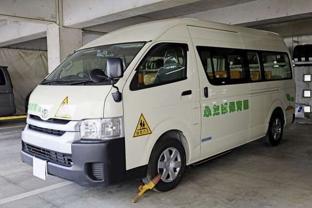 送迎バス5歳児死亡　県警、保育園を家宅捜索　業過致死容疑で