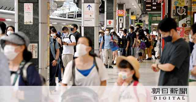 脱出「ずっと我慢してた」　帰省ラッシュ初日の東京駅：朝日新聞デジタル