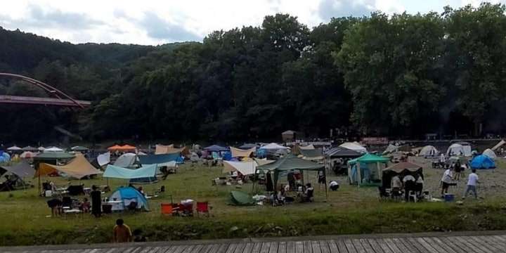 河原に人殺到、マスクせずBBQ　住民から通報相次ぐ　埼玉・飯能河原、一時閉鎖へ