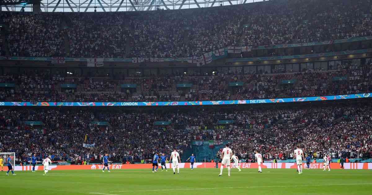 サッカー欧州選手権、満員観戦で６千人超感染　英国 - 産経ニュース