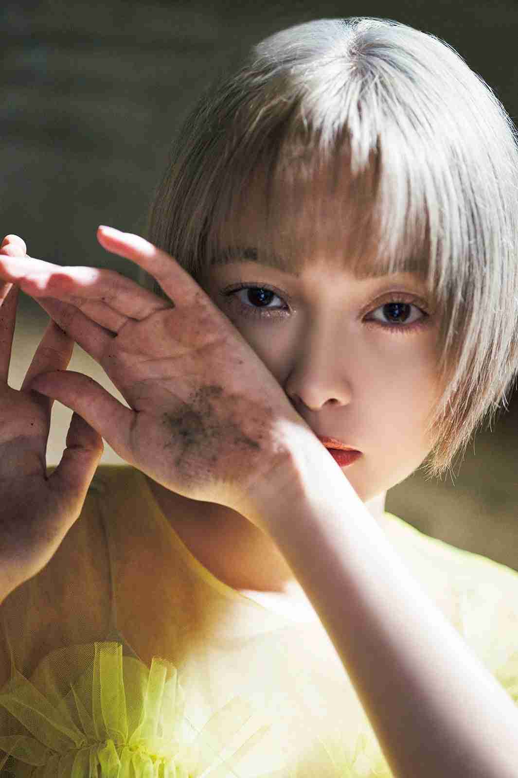 玉城ティナ、デビュー10周年記念写真集「世界」発表　撮影は蜷川実花
