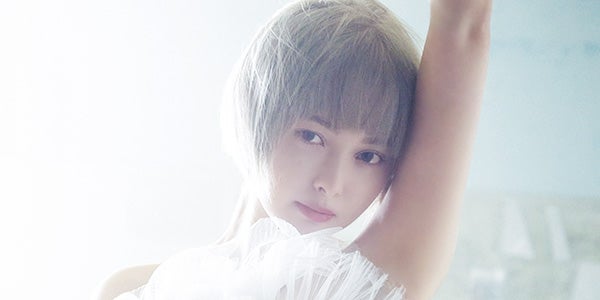 玉城ティナ、デビュー10周年記念写真集「世界」発表　撮影は蜷川実花 - モデルプレス
