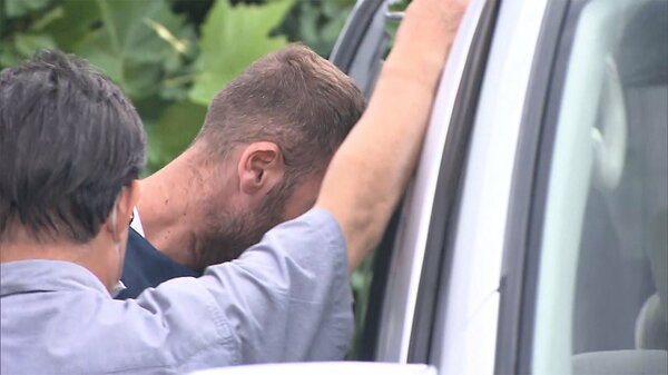 コンビニ駐車場で女性刺殺　首刺され...トルコ人の夫逮捕
