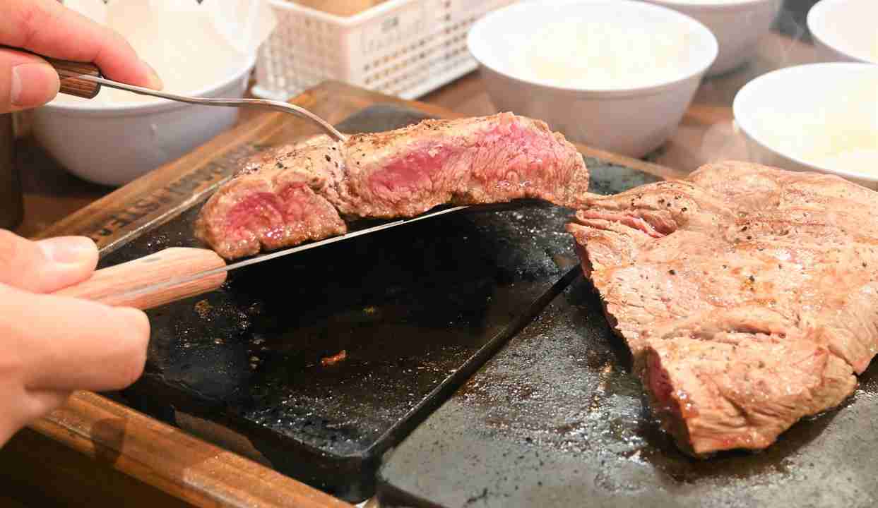 「ライバルはマクドナルド」沖縄発『やっぱりステーキ』が都心進出。コロナ禍でも好調なワケ