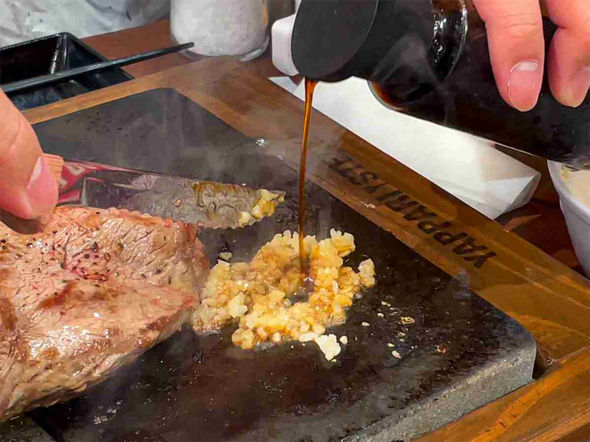 「ライバルはマクドナルド」沖縄発『やっぱりステーキ』が都心進出。コロナ禍でも好調なワケ