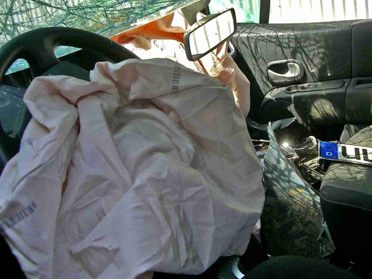 3歳児死亡のエアバッグ事故に見る危険性と安全対策 [医療情報・ニュース] All About