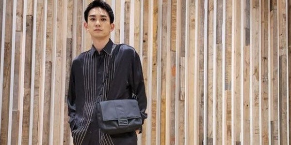町田啓太、抜群スタイルにファンから絶賛の声「足長い」「かっこよすぎ」 - モデルプレス
