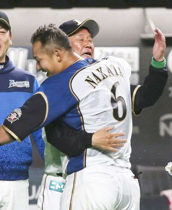 栗山英樹監督の責任は？　中田翔の巨人移籍でわかった日本ハムの「無責任体質」（文春オンライン） - Yahoo!ニュース