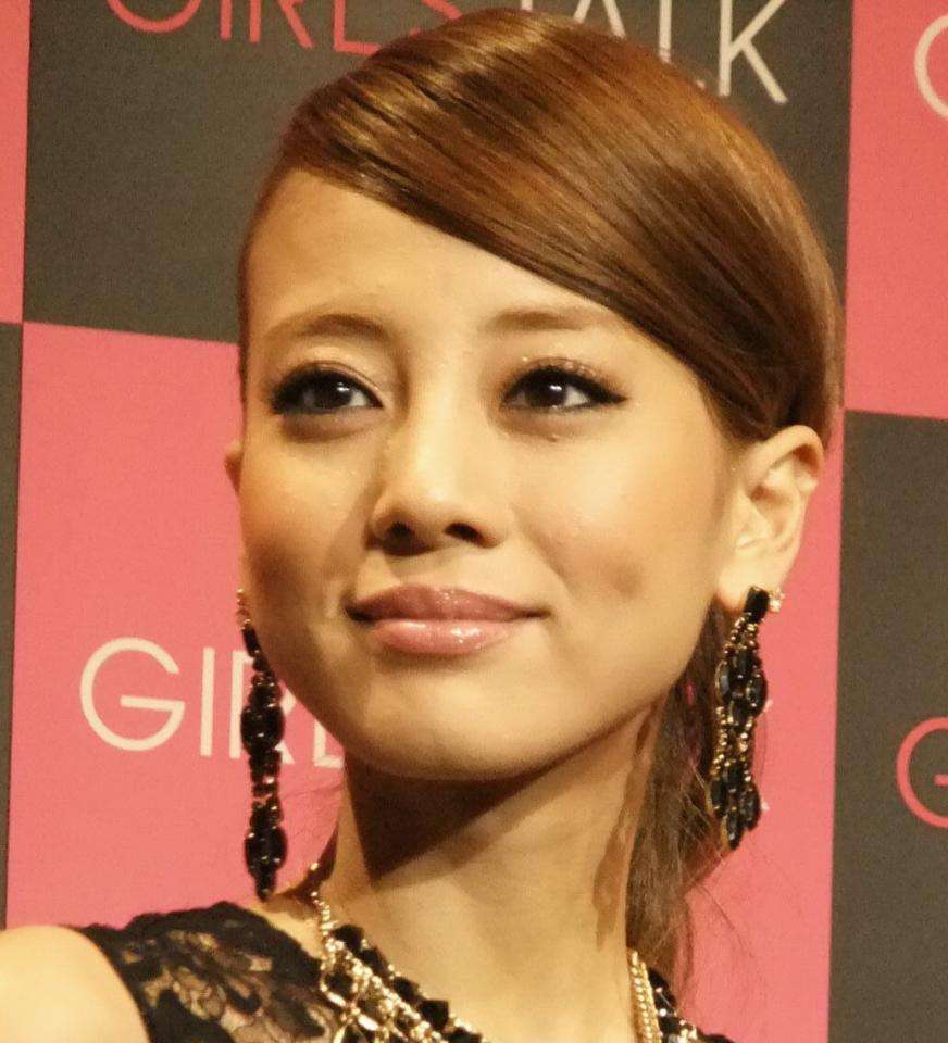 あびる優「私の気持ちは私の中にしまっておく」 元夫・才賀は新恋人を公開