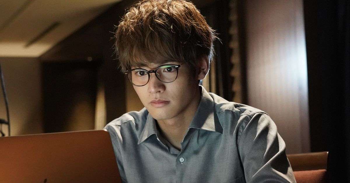 樋口役・赤楚衛二の眼鏡姿かっこよすぎ！「彼女はキレイだった」最終回場面カット：フォトギャラリー｜シネマトゥデイ