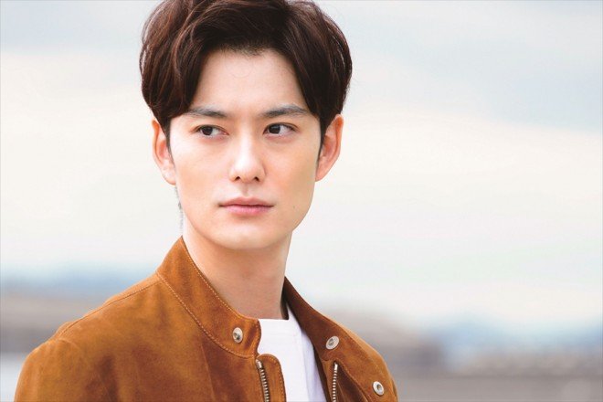 岡田将生「俳優は光と影」“甘えられる存在”に支えられてきた15年 | ORICON NEWS