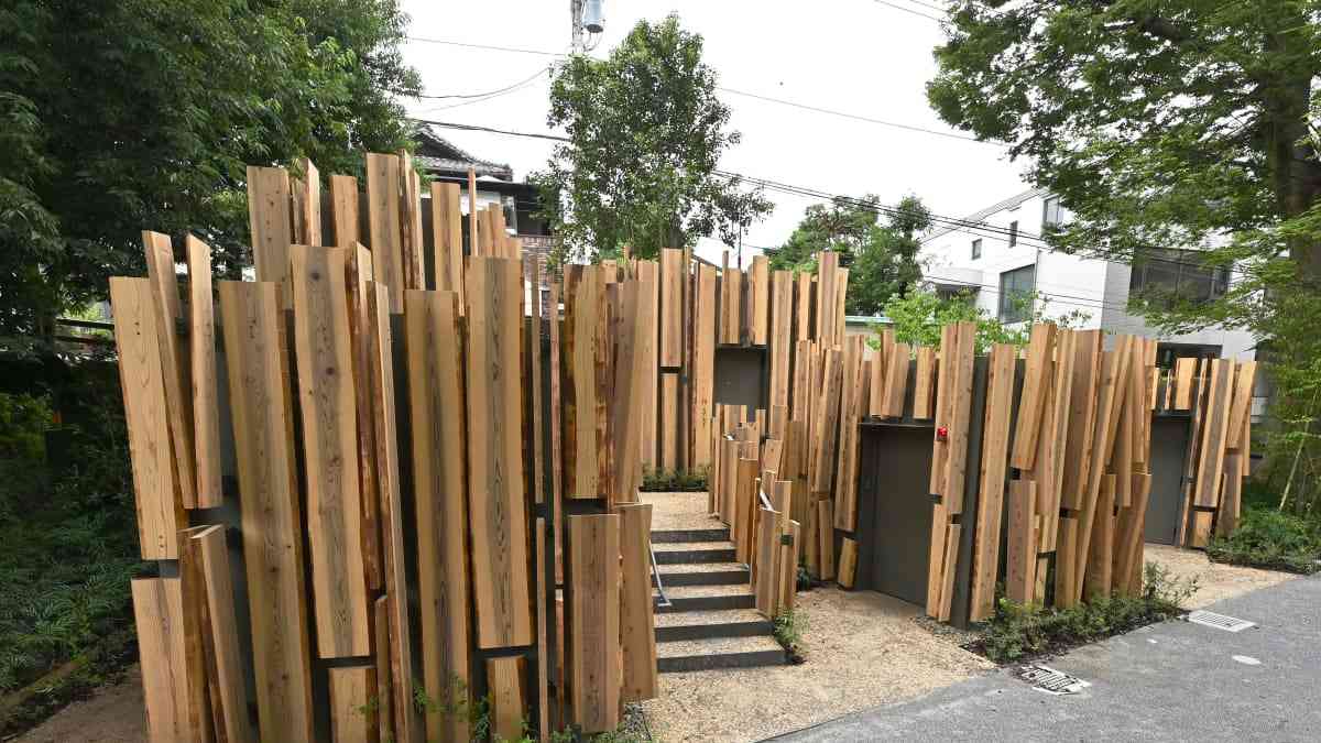 奇抜すぎる…！渋谷区に出現「デザイナーズ公衆トイレ」の使い心地 | FRIDAYデジタル