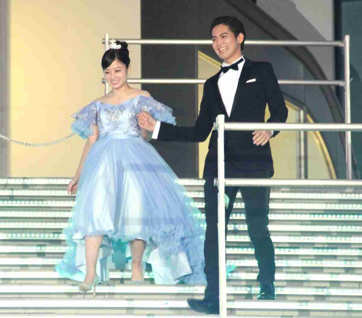 女優さんに着てもらいたいドレス・ワンピース