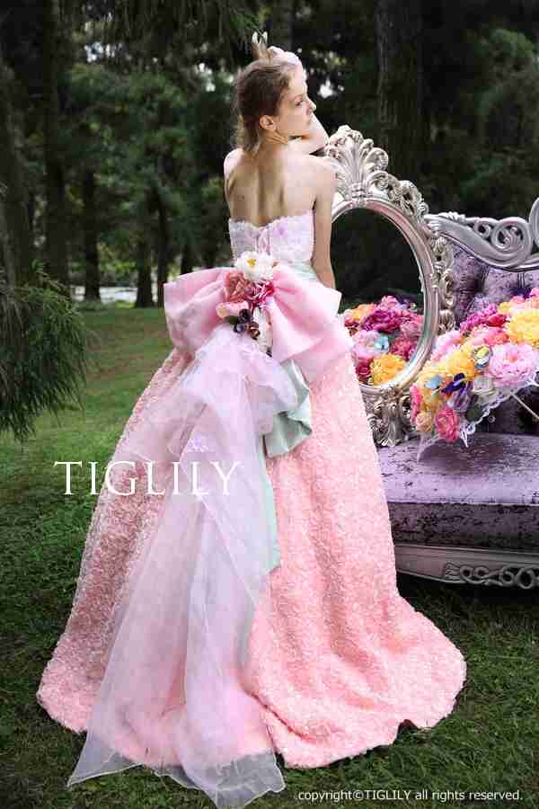 ブリブリなウェディング、カラードレスが見たい