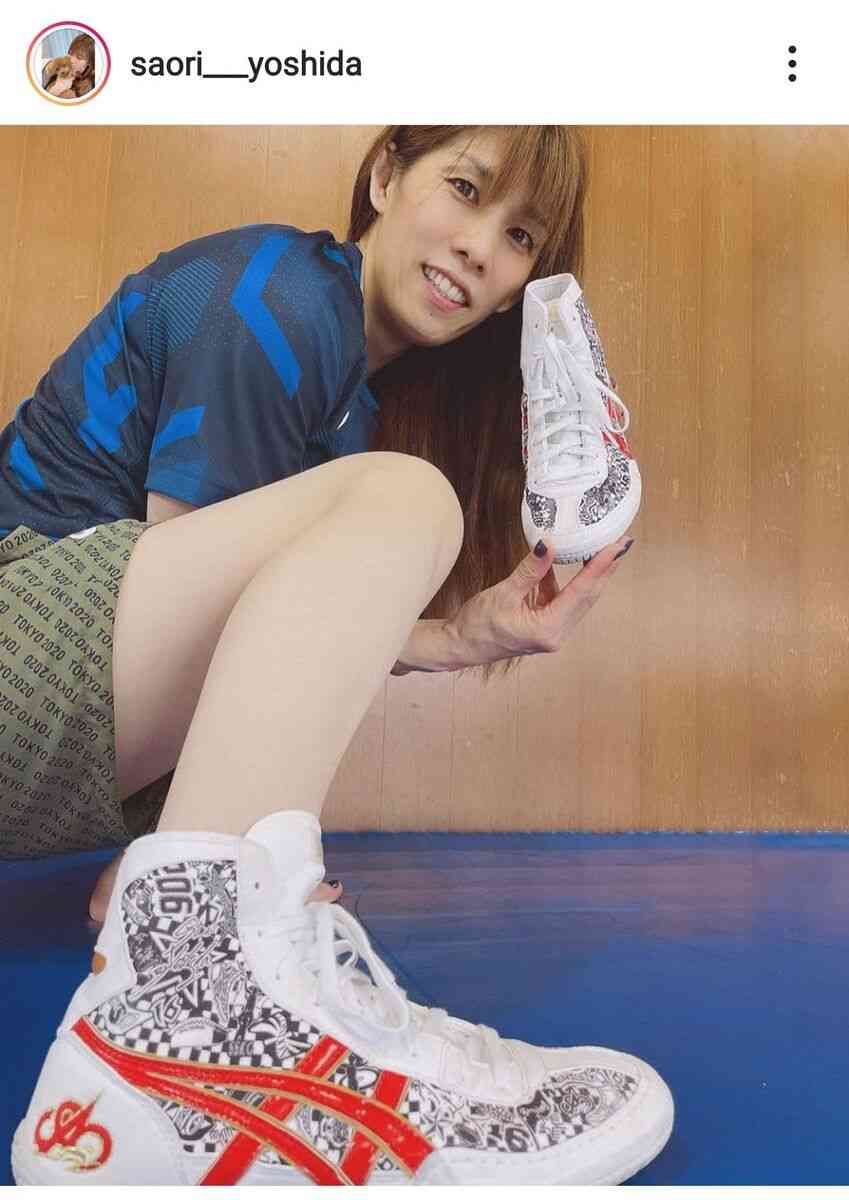 吉田沙保里さん　“キモ撮り”でスベスベ生美脚を披露「どんどん綺麗に」「足細い」 : スポーツ報知