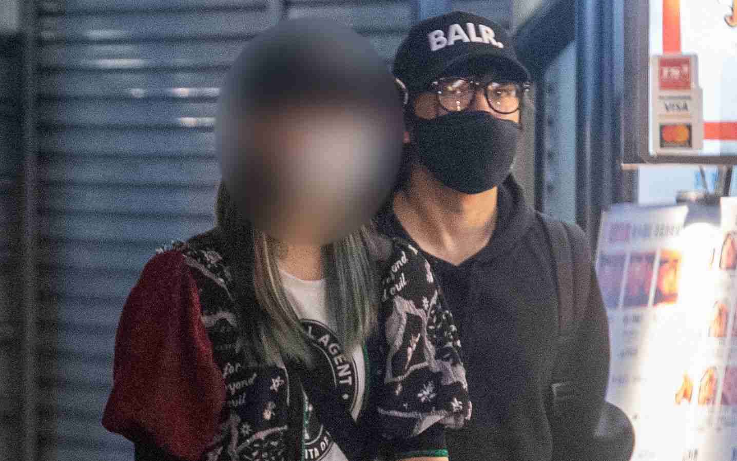 「妻が相手宅に押しかけ警察も出動」RADWIMPSギター桑原彰（36）が妻子を置いて20代元モデルと