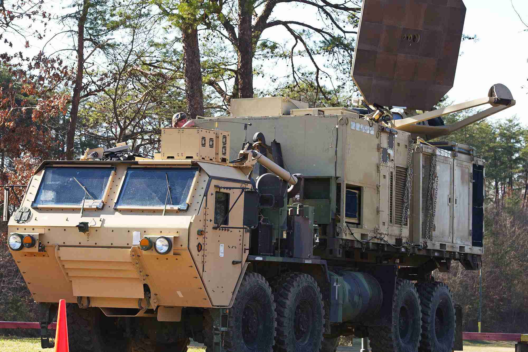 中国軍の「マイクロ波兵器」が六本木の街中で炸裂!?…米国外交官やインド軍兵士が次々と脳に損傷（SmartFLASH） - Yahoo!ニュース