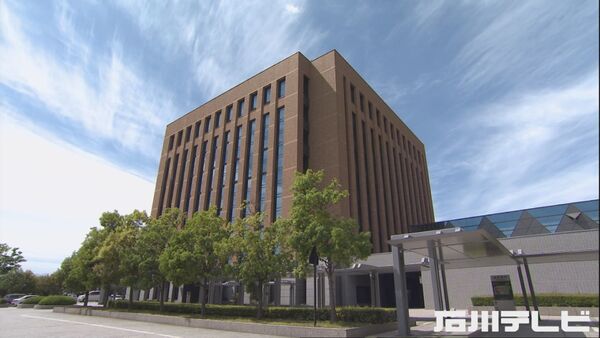 神社から賽銭箱丸ごと盗んだか…37歳無職の男逮捕 時価約10万円相当で入っていた金額は捜査中 | 石川テレビニュース | 石川テレビ放送 ishikawa-tv.com