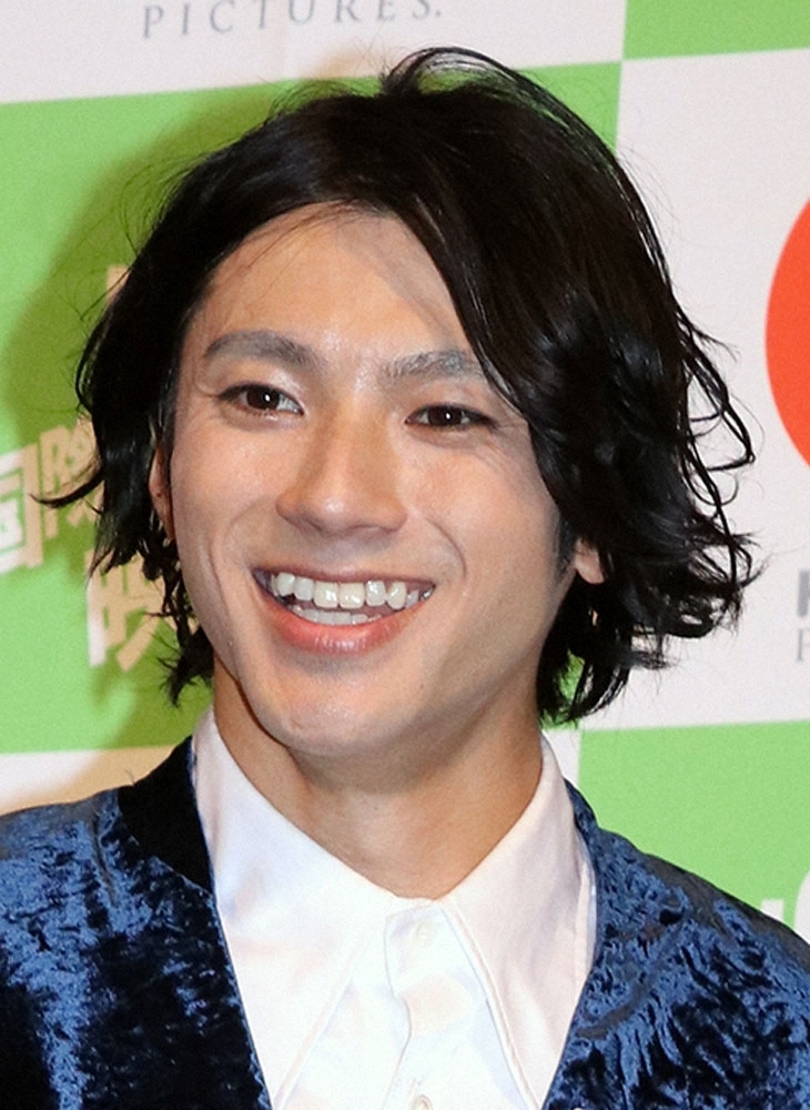 山田裕貴　ステーキを前に凛々しい表情“ハコヅメ”オフショットに「目ヂカラすごっ」「かわいい」― スポニチ Sponichi Annex 芸能