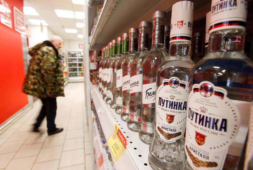   ロシア、ワクチン接種で2カ月間「お酒やめて」　市民から不満も| Article [AMP]| Reuters