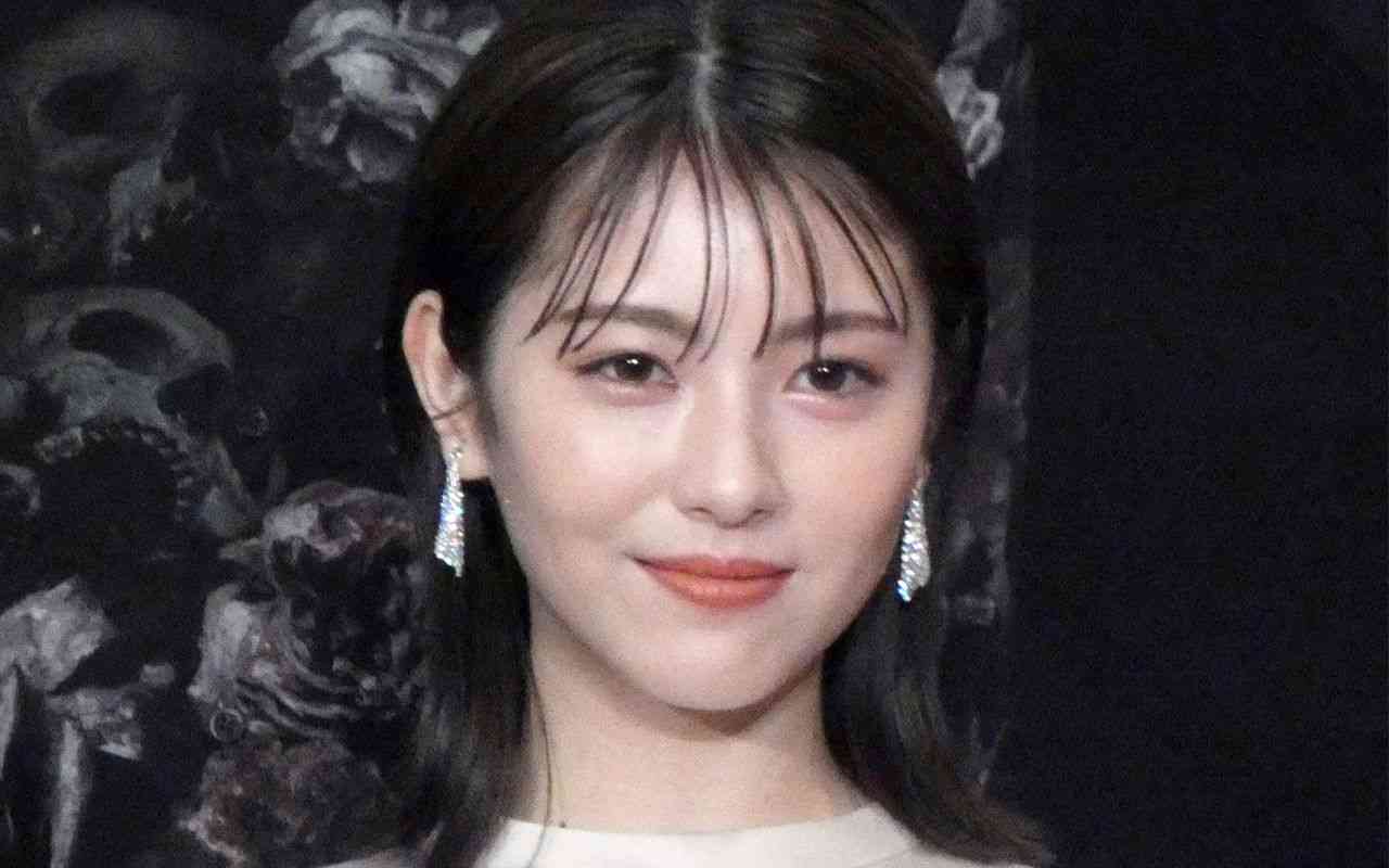 浜辺美波（21）　「まるりとりゅうが」のRyuga（24）と“合い鍵交際” | 文春オンライン