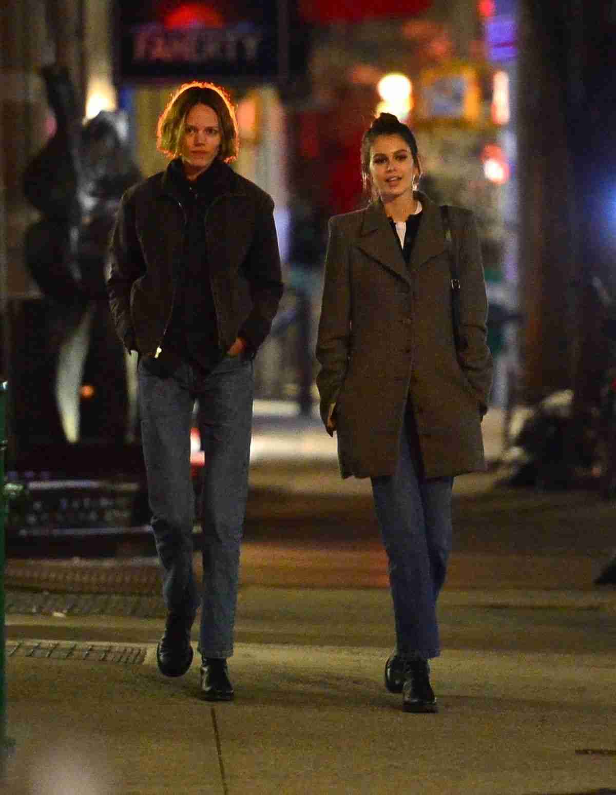 後ろ姿がきれいな女性が見たい